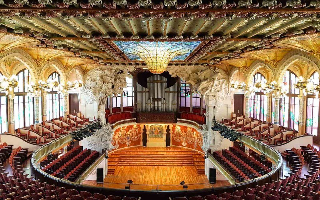 Palatul Muzicii Catalane (Palau de la Música Catalana) 