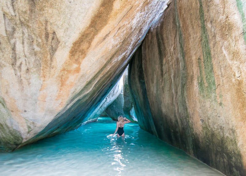 Plaja exotică The Baths - Virgin Gorda, Insulele Virgine Britanice