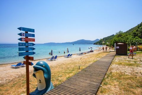 Plaja Agios Ioannis Peristeron din Insula Corfu
