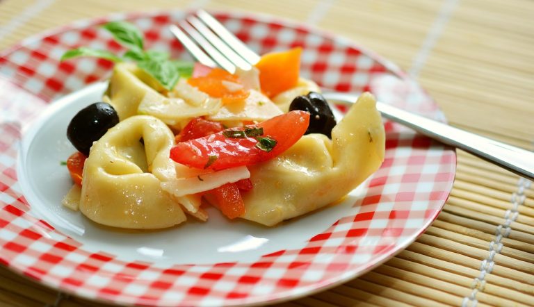 sos pentru tortellini cu prosciutto