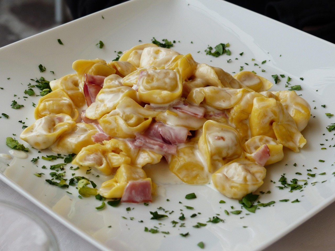 tortellini cu sos alb