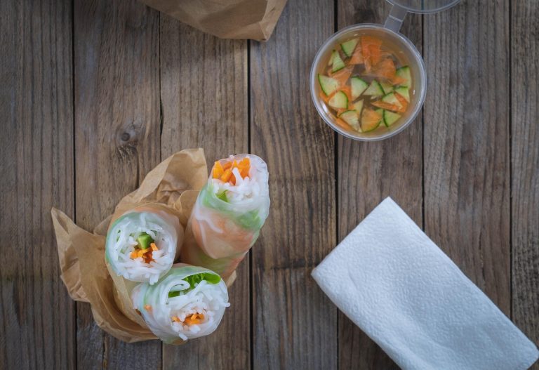 chiftele cu sos de rosii si piure