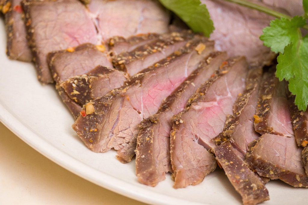 carne de vita cu sos de ceapa